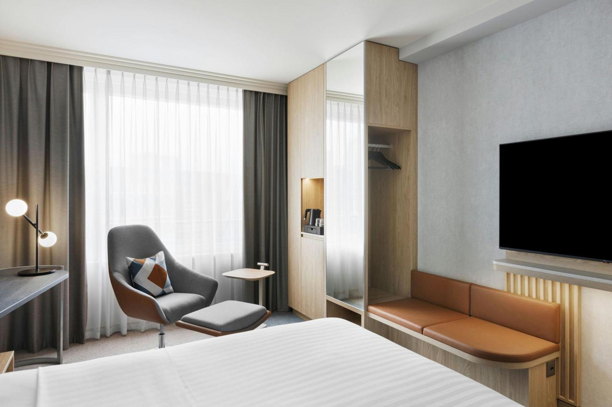Courtyard By Marriott Zurich North Hotel Exterior photo
