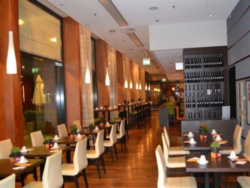 Courtyard By Marriott Zurich North Hotel Exterior photo